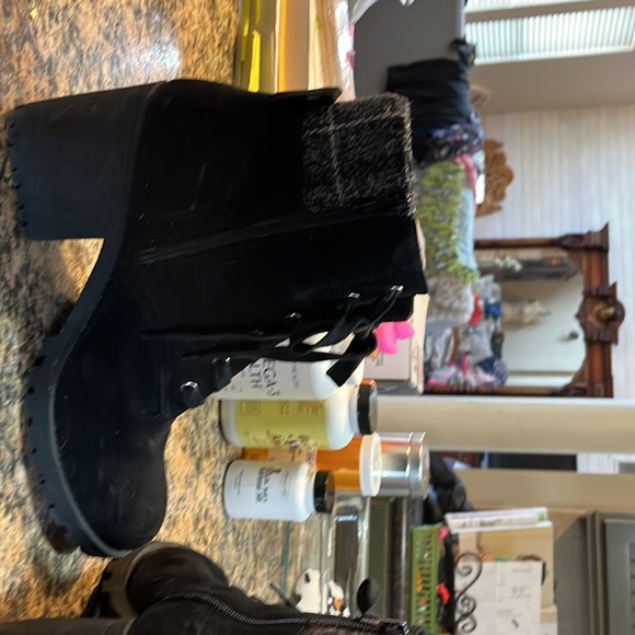 Sun + Stone size 10 boots - Picture 4 of 4